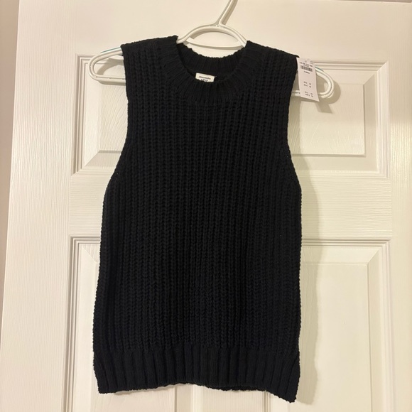 Abercrombie & Fitch Sweaters - Abercrombie & Fitch Sleeveless Sweater